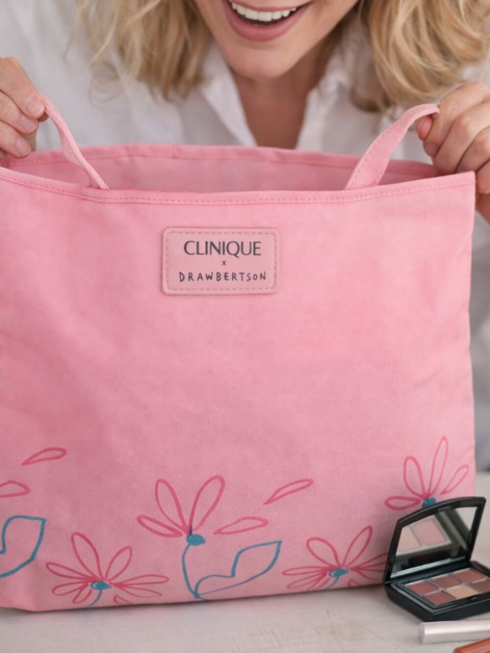 Clinique Pink Floral Print Tote Drawbertson Flower with Teal Accents New